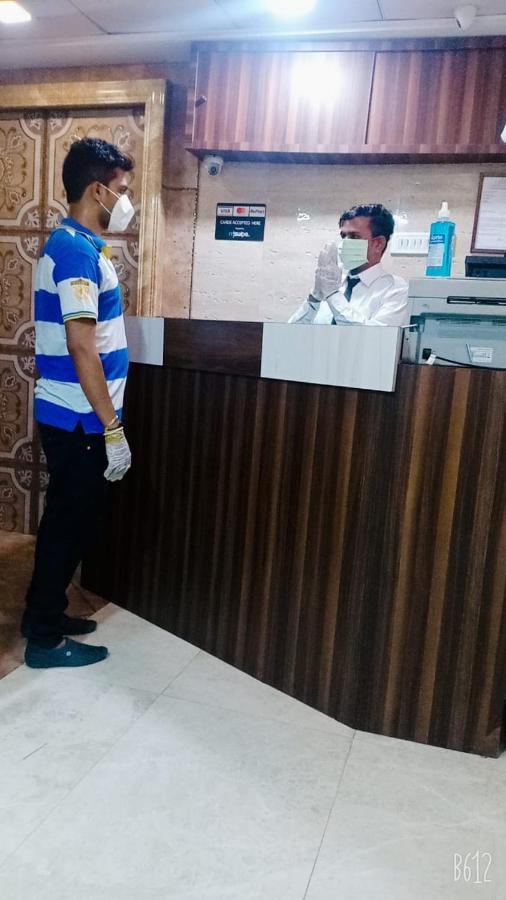 Hotel Alfa International Near Nanavati Hospital Mumbai Near Airport Mumbai Near Juhu Beach Zewnętrze zdjęcie
